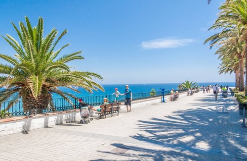 Nerja City Centre House | Top-Rated Antali Parador Nerja with Pool & Spa Amenities