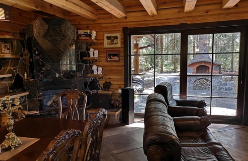 Klykiai Villa | Top-Rated Antalieptės Sodyba with Hot Tub & Pet Friendly