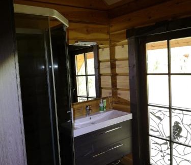 Klykiai Villa | Top-Rated Antalieptės Sodyba with Hot Tub & Pet Friendly