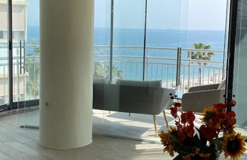 Konyaalti Condo | Relax at Antalya Konyaalti Beach with Pool & Ocean View
