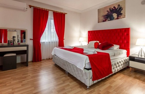 Korkuteli Villa | Experience Antalya with Inviting Pool and Garden Villa