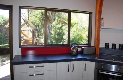 Renwick Apartment | Experience Antares Homestay with Pool & Breakfast Included