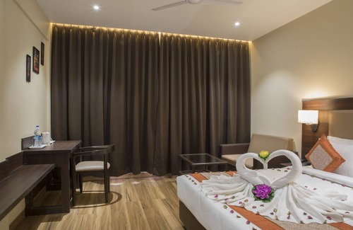 Lavasa Hotel | Comfortable Antariksh Retreat with Breakfast & Accessibility