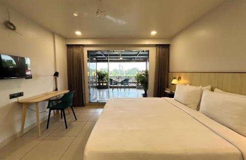 Bharuch Hotel | Discover Comfort at Antarim Express: Pet-Friendly Stay