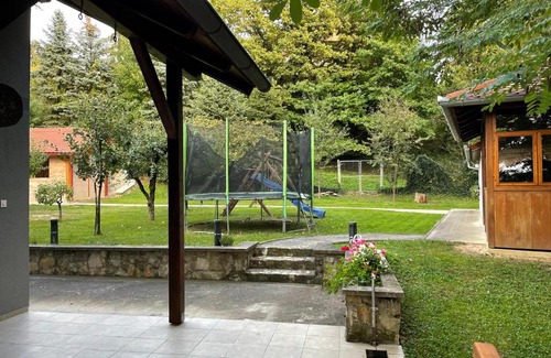 Orahovica House | Top-Rated Ante Hotel: Ideal for Family Getaways
