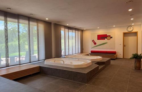 Bromskirchen Hotel | Experience Comfort at Ante Romantikhof with Ocean Views