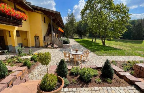 Bromskirchen Hotel | Experience Comfort at Ante Romantikhof with Ocean Views