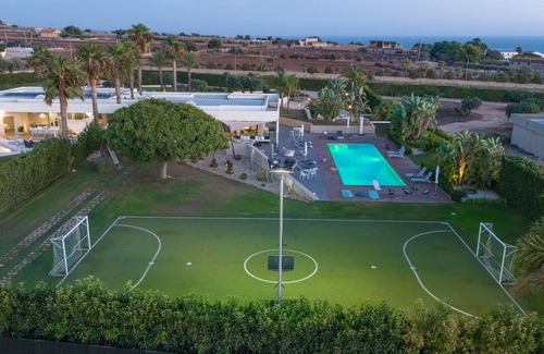 Ragusa Villa | Elegant Anthea Villa with Pool and Tennis in Marina di Ragusa