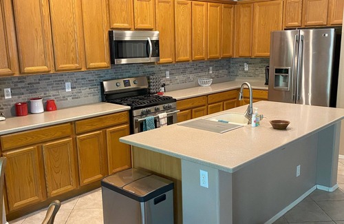 Anthem House | Family-Friendly Anthem Getaway with Breakfast Included
