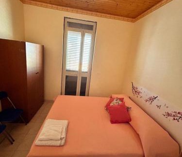 Agnone Apartment | Anthony House: Ocean View with Private Beach Access