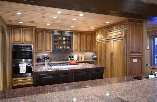 Crested Butte House | Top-Rated Ski-In/Ski-Out Lodge with Gourmet Kitchen & Hot Tub