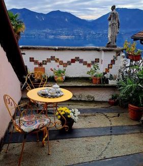 Piazza Apartment | Discover ANTICA CASA AL LAGO: Guests Rate 8.7/10