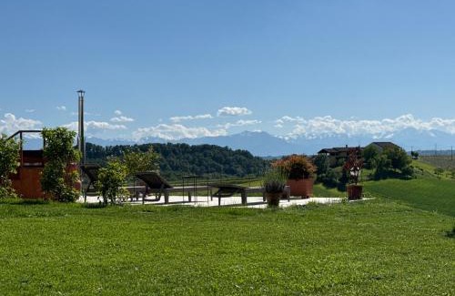 Monchiero House | Exceptional Antica Cascina Pilo: Family-Friendly Retreat