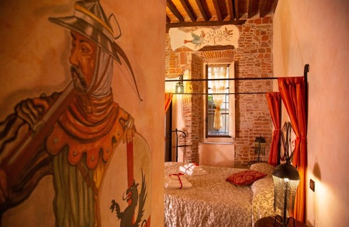 Lucca Historical Center House | Discover Antica Corte dei Principi: Rated 9.4 with Kitchen & Dining