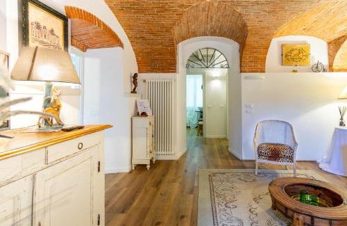 San Felice del Benaco Apartment | Discover Antica Dimora: Highly Rated Family-Friendly Stays