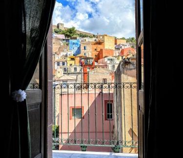 Bosa Historic Centre Apartment | Pet-Friendly Antica Dimora Biancospino in Bosa Centro
