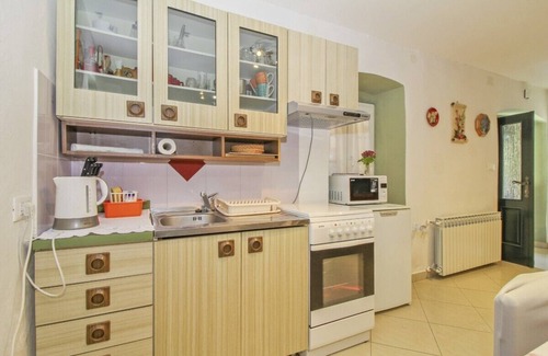 Gracisce House | Cozy Antica Retreat in Jakačići with Private Pool