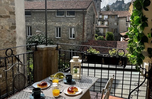 Bergamo Apartment | Experience Relaxation at ANTICA TERRAZZA with Spa & Hot Tub