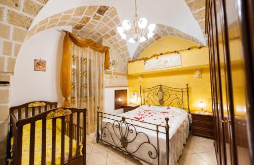 Scorrano Apartment | Discover Antiche Corti: Family-Friendly Getaway with 9.2 Rating