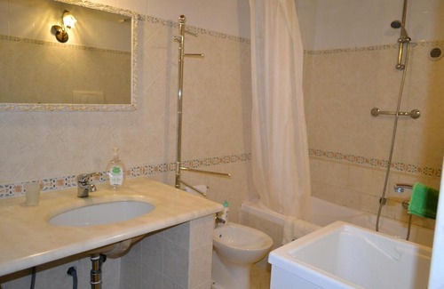 Rione Duomo Bed & Breakfast | Discover Antiche Melodie: Child-Friendly Retreat with 10/10 Rating