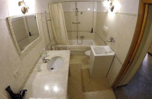 Rione Duomo Bed & Breakfast | Discover Antiche Melodie: Child-Friendly Retreat with 10/10 Rating