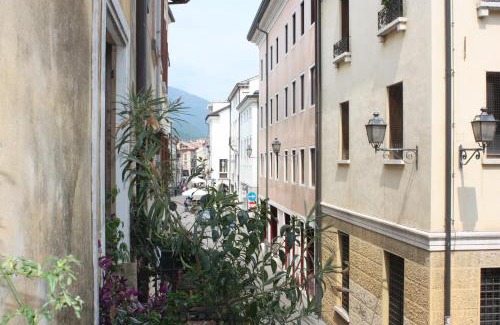 Bassano del Grappa Apartment | Discover Antiche Mura - Bassano Dieda: Pet-Friendly Stay