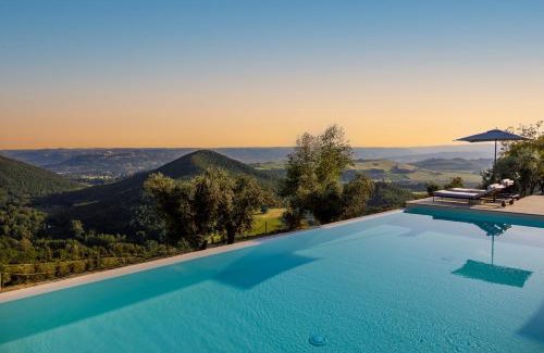 Orvieto Resort | Experience Antichi Casali with Ocean Views and Hot Tub