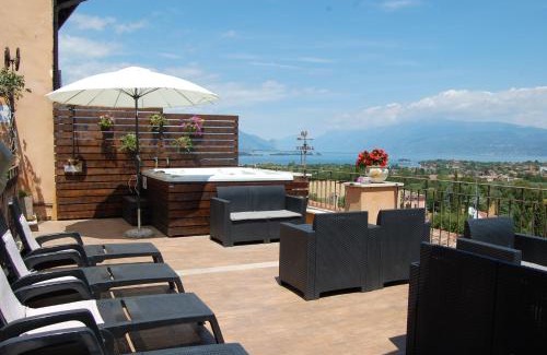 Crociale Bed & Breakfast | Relaxing Antico Borgo B&B with Oceanfront Spa Retreat