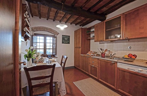 Castellina in Chianti Apartment | Beautiful Antico Cipresso in Castellina with Pool & Breakfast
