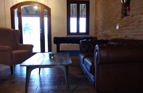 Gattatico House | Inviting Antico Casale Caroli: Rated 9.4 with Family Amenities