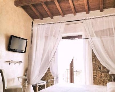 Velletri Bed & Breakfast | Antico Casale Fabrizi: Family-Friendly with Pool & Breakfast