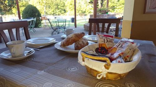Giove Hotel | Discover Antico Casale Le Fossate: Family-Friendly Retreat