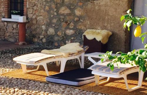 Lonato del Garda Bed & Breakfast | Discover Antico Cascinale Lombardo: Pet-Friendly Retreat