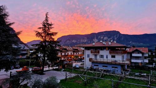 Mezzocorona House | Welcoming Antico Fienile Agritur: Family-Friendly Retreat