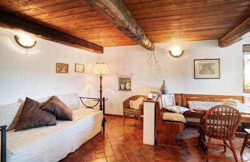 Siglioli Apartment | Elegant Retreat at Antico Granaio - Pet Friendly & Pool