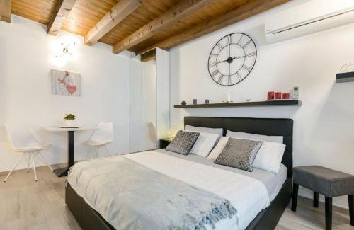 Como Apartment | Cozy Antico Loft Como: Pet-Friendly Stay with High Ratings