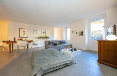 Ponte Tresa Apartment | Top-Rated Antico Municipio - Ideal for Family Getaways