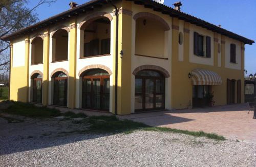 Granarolo dell'Emilia House | Pet-Friendly Comfort at Antico Noce with Hot Tub Access