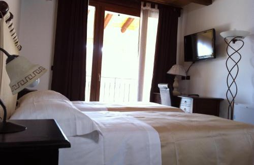 Granarolo dell'Emilia House | Pet-Friendly Comfort at Antico Noce with Hot Tub Access