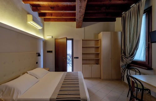 Mantua Bed & Breakfast | Discover Antico Residence: Family-Friendly with Breakfast Included