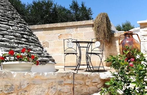 Latiano Villa | Antico trullo ristrutturato con piscina e giardino