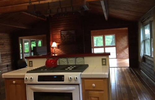 Keedysville Cabin | Serene Antietam Creek Cabin with Pool and Spa Amenities