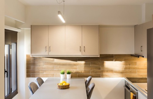 Rethymno Apartment | Discover Antigoni's Seaside Lodge with Oceanfront Relaxation