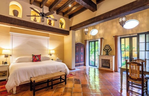 San Miguel de Allende Bed & Breakfast | Outstanding Stay at Antigua Capilla B&B - Guest Rated 9.8