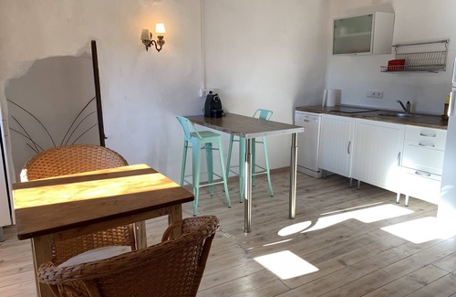 Zafra de Zancara Cottage | Indulge at Antigua Casa de Pedro Chicote: Top-Rated Suite