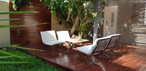 Concepcion del Uruguay Hotel | Pet-Friendly Antigua Fonda Hosteria with Kitchen Access