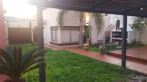 Concepcion del Uruguay Hotel | Pet-Friendly Antigua Fonda Hosteria with Kitchen Access
