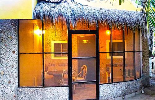 El Cuyo Cabin | Cozy Antigua Lodge Steps from the Sandy Beach