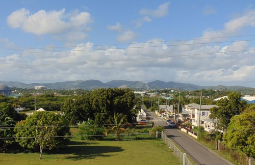 Runaway Bay Apartment | Oceanfront Bliss at Antigua Seaview Oleander 3 – Rated 10/10