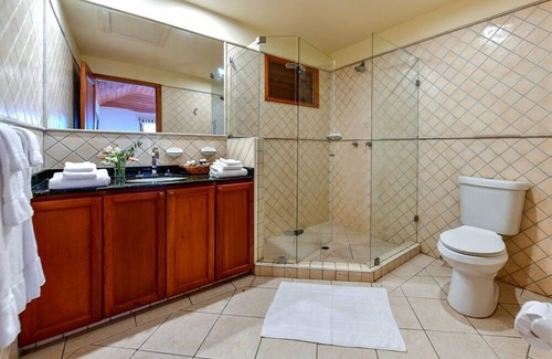 Freemans Bay Hotel | Discover Antigua Yacht Club Marina with Ocean Views & Breakfast